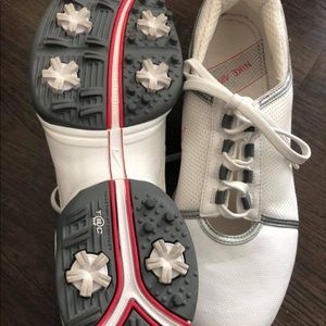 Women’s golf shoes